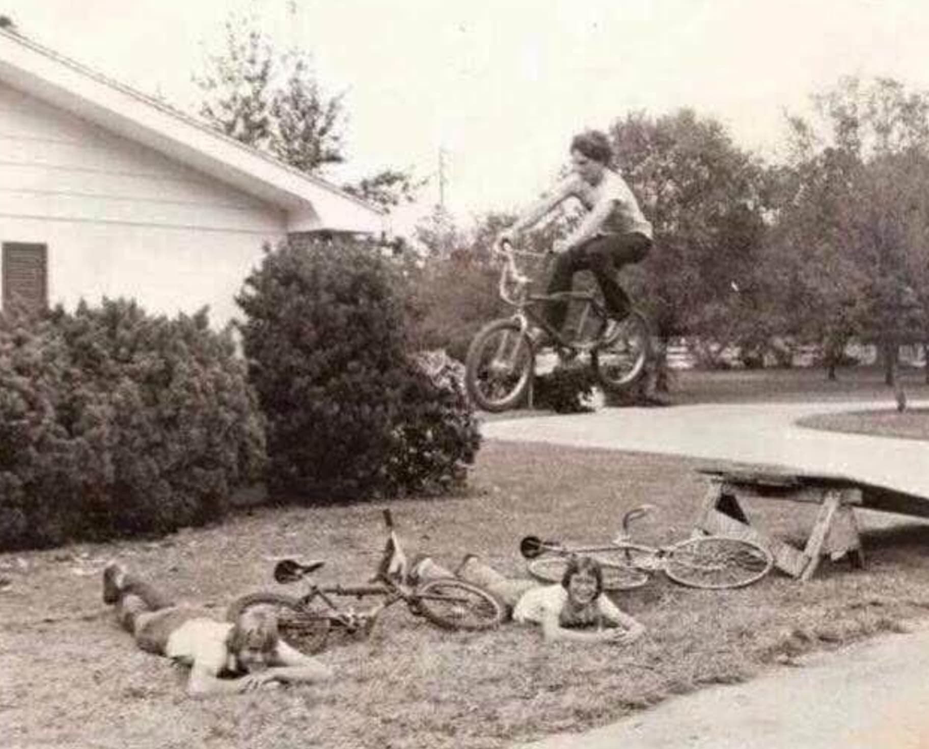 kids jumping bikes